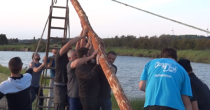 Hissage du mât de mai, Île d'Olonne, 2019